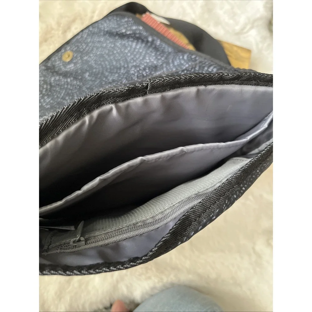 Eddie Bauer‎ Unisex Crossbody Travel Bag